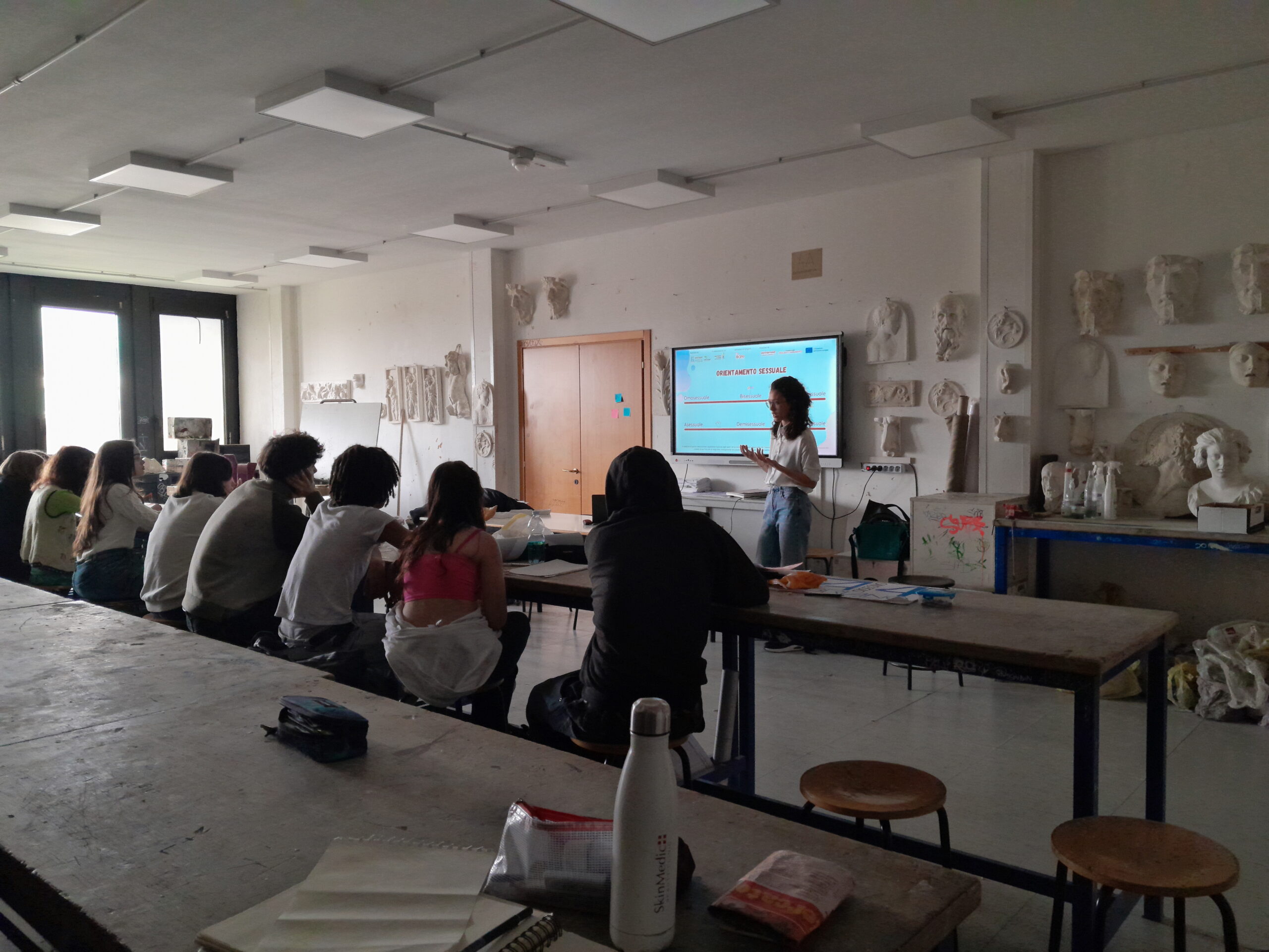 Attività laboratoriale con studenti e studentesse su stereotipi e linguaggi d’odio